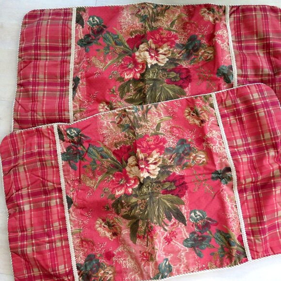 New Vintage 2006 JCPenney Middleton King Pillow Shams Pair of 2 Quilted Red USA - Picture 6 of 14